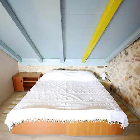 Zola Villa